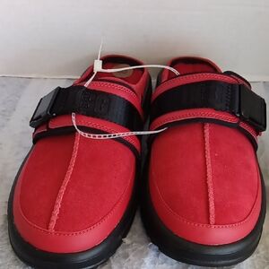 Men's Limited Edition UGGs Soft Kick It Slide Sandle In Two Tone Red